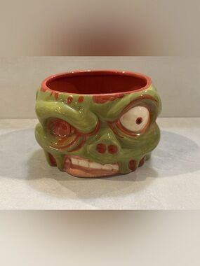 ThinkGeek 2014 Zombie Head Ceramic Bowl Candy Dish Planter Halloween Decor Green